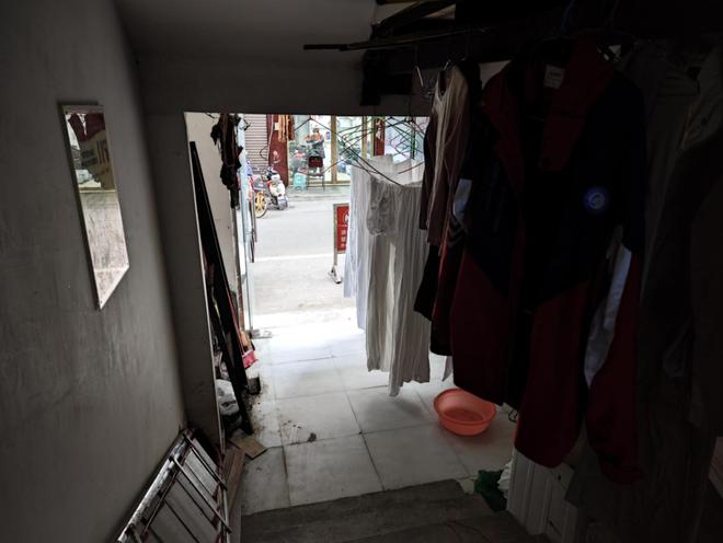 南宫NG·娱乐(中国)官方网站消防电梯前堆物、应急照明灯具故障记者跟随消防暗访检(图19)