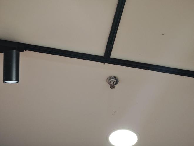南宫NG·娱乐(中国)官方网站防火卷帘门下放物、用泡沫夹芯板搭建功能用房这些火灾(图5)