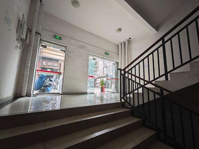 南宫NG·娱乐(中国)官方网站防火卷帘门下放物、用泡沫夹芯板搭建功能用房这些火灾(图13)