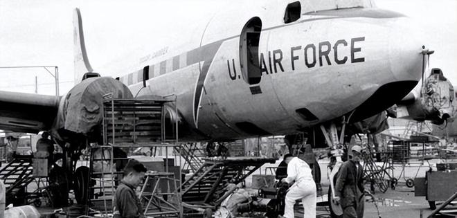 南宫NG·娱乐(中国)官方网站1956年蒋纬国专机出现在福建上空驾驶员给留话：老(图5)
