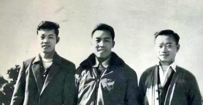 南宫NG·娱乐(中国)官方网站1956年蒋纬国专机出现在福建上空驾驶员给留话：老(图9)