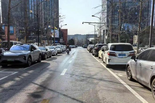 南宫NG·娱乐(中国)官方网站辣汤早新闻 徐州多条道路停车泊位开始收费！(图2)